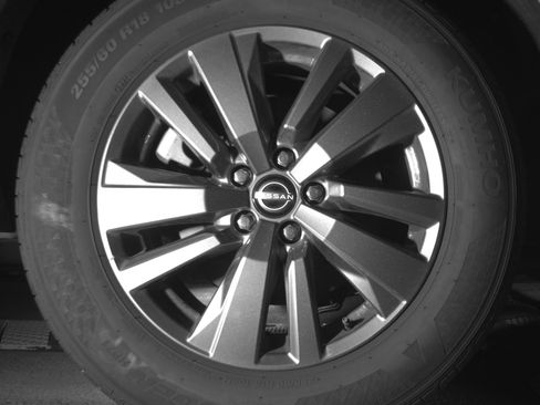 Used 2025 Nissan Pathfinder SV image 15