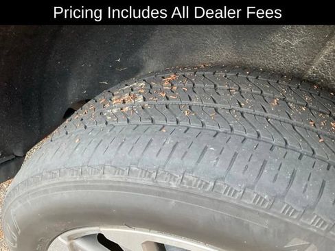 Used 2022 GMC Yukon Denali w/ Denali Premium Package AWD/4WD image 13