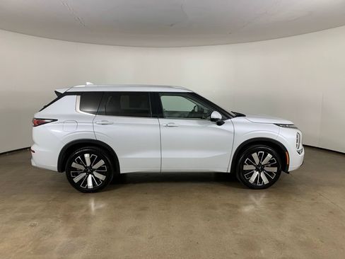 Used 2025 Mitsubishi Outlander SEL FWD image 7