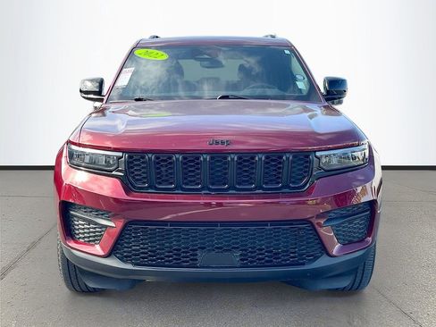 Used 2022 Jeep Grand Cherokee Altitude image 2