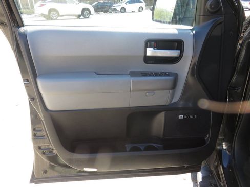 Used 2014 Toyota Sequoia Limited AWD/4WD image 25