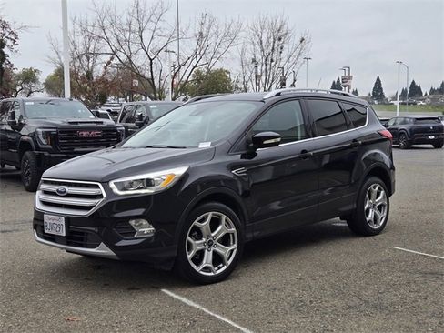 Used 2019 Ford Escape Titanium image 8