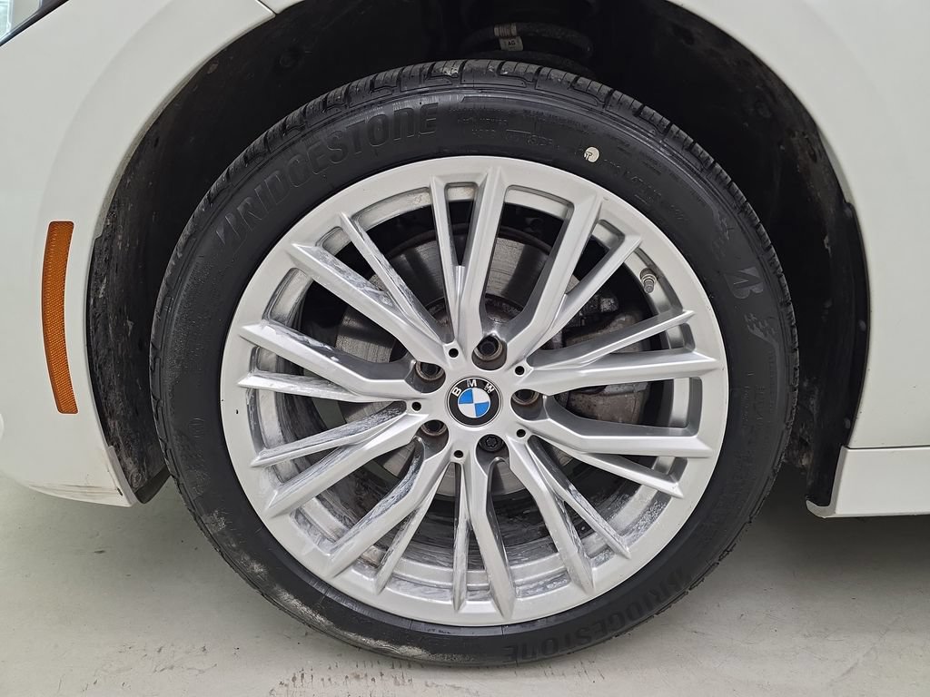 Certified 2023 BMW 330i xDrive Sedan w/ Driving Assistance Package AWD/4WD image 11