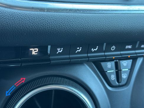 Used 2022 Chevrolet Blazer LT image 30