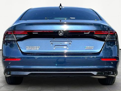 Used 2024 Honda Accord Touring image 6