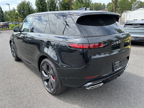 New 2025 Land Rover Range Rover Sport Dynamic SE image 3