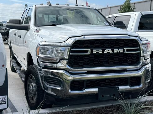 Certified 2021 RAM 2500 Tradesman AWD/4WD image 11