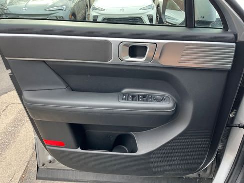 Used 2025 Hyundai Santa Fe SEL FWD image 18