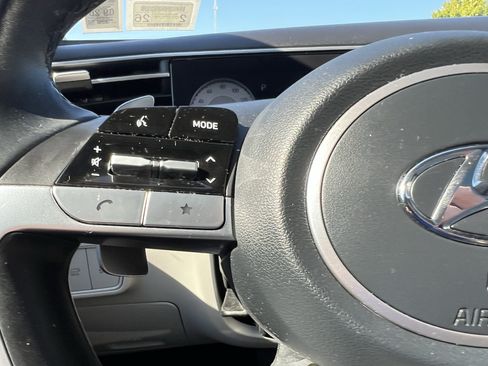 Used 2022 Hyundai Tucson Limited AWD/4WD image 19