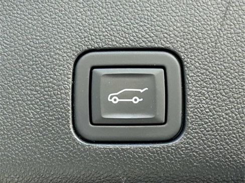 Used 2023 Chevrolet Tahoe Premier image 15