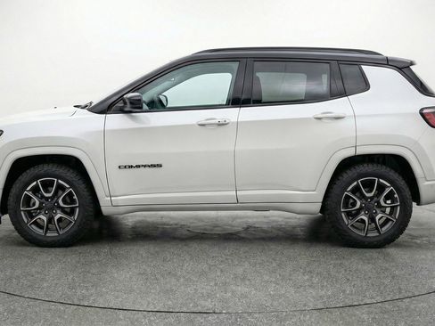 Used 2025 Jeep Compass Trailhawk AWD/4WD image 5