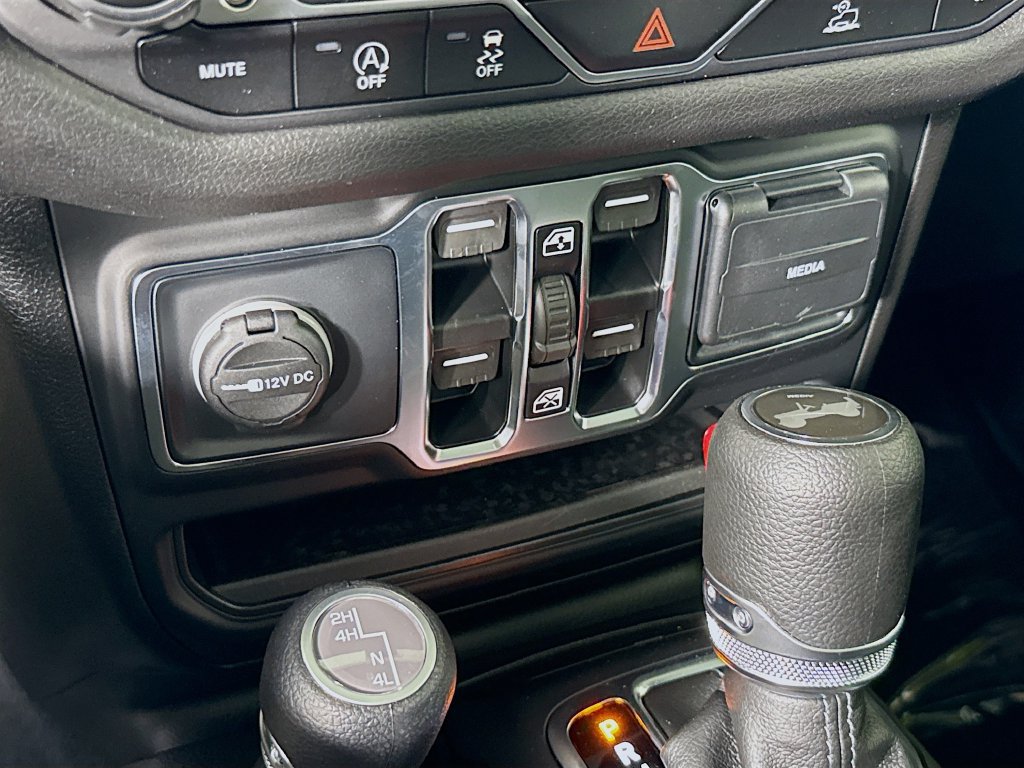 Used 2025 Jeep Wrangler Unlimited Sport AWD/4WD image 21