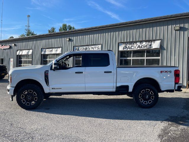 Used 2024 Ford F250 Platinum w/ FX4 Off-Road Package AWD/4WD image 4