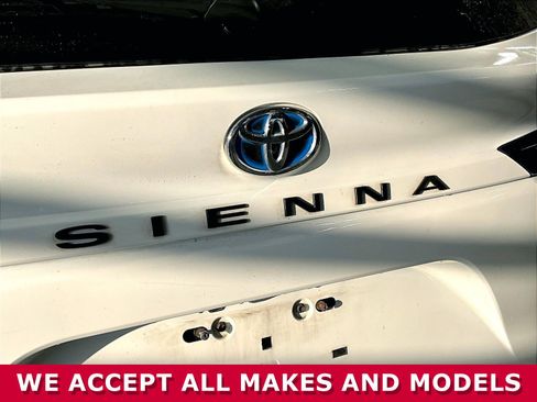 Used 2022 Toyota Sienna LE FWD image 21