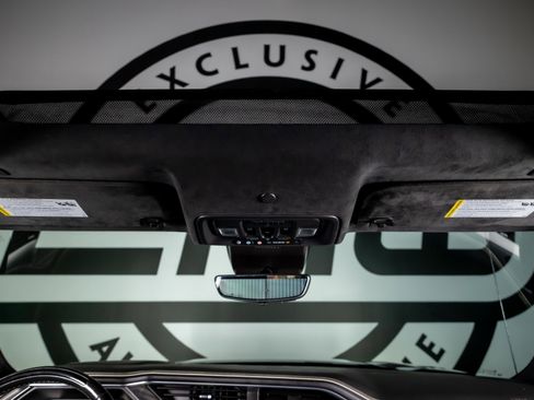 Used 2024 GMC Sierra 1500 Denali Ultimate image 9