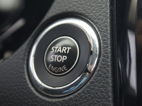 Used 2015 Nissan Rogue SV FWD image 7