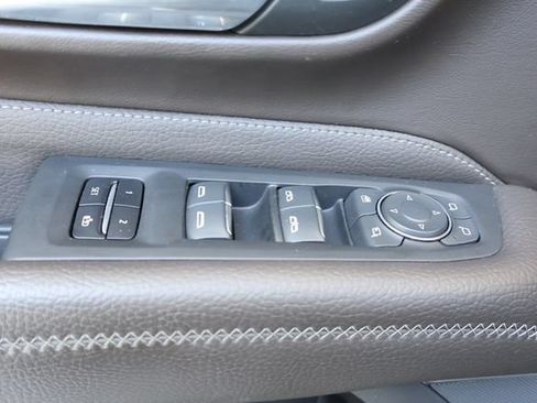 Used 2022 GMC Yukon Denali RWD image 13
