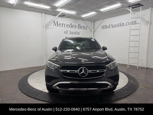Used 2025 Mercedes-Benz GLC 300 4MATIC image 2