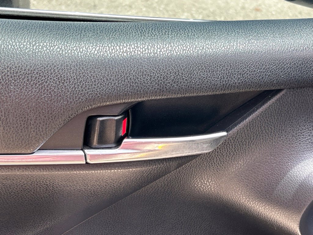 Used 2022 Toyota Camry SE FWD image 15
