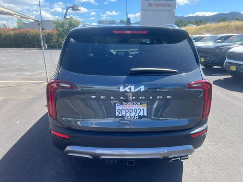 Used 2022 Kia Telluride EX w/ EX Premium Package image 9