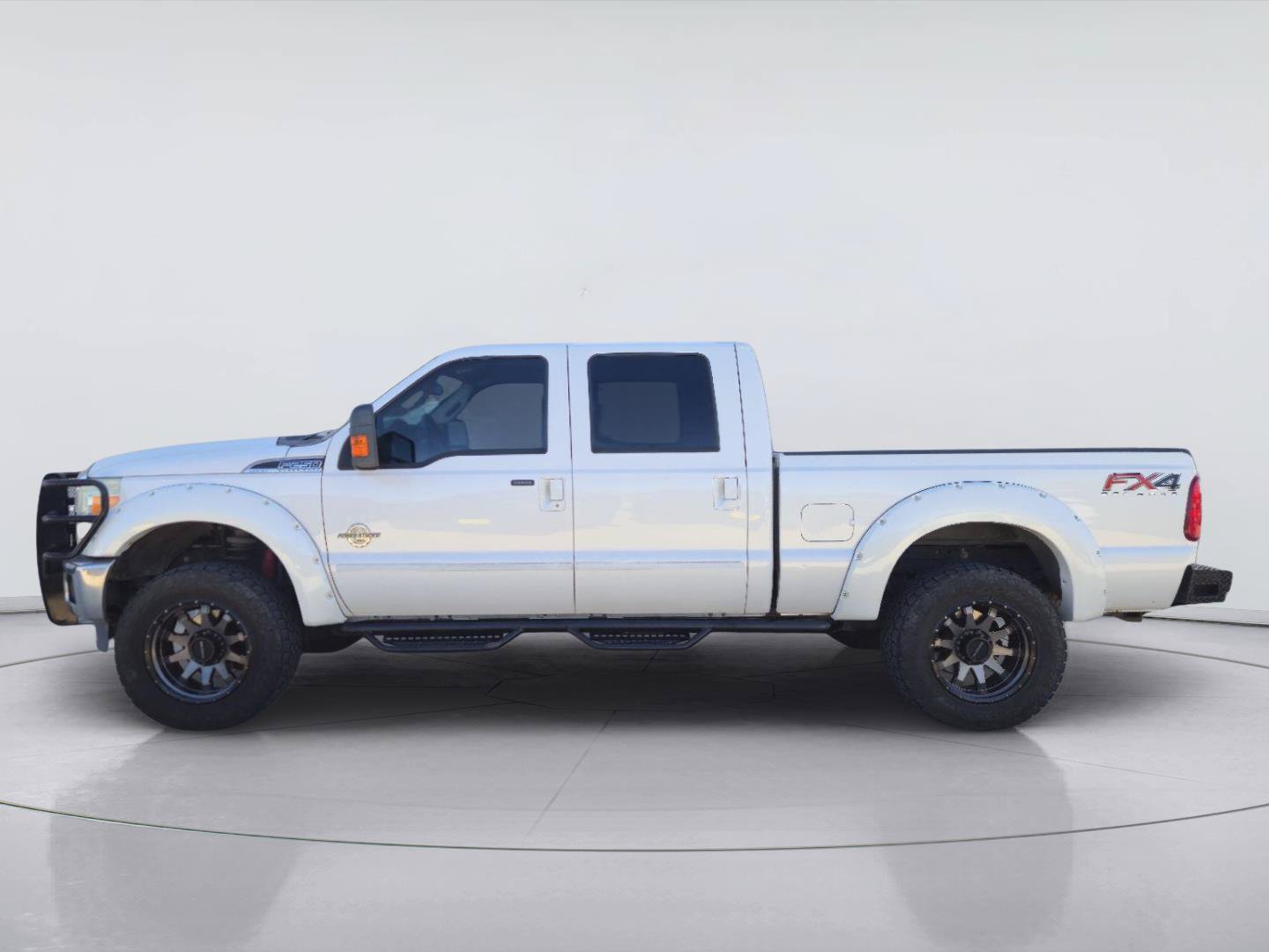 Used 2016 Ford F250 Lariat w/ Lariat Ultimate Package AWD/4WD image 2