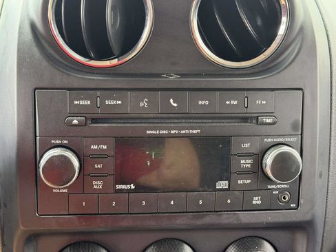Used 2015 Jeep Patriot Latitude AWD/4WD image 29