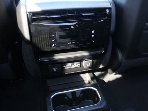 New 2026 Jeep Grand Wagoneer Limited AWD/4WD image 36