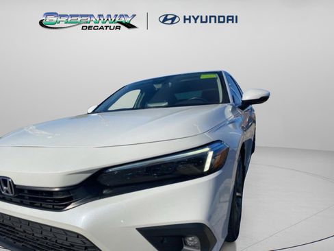 Used 2023 Honda Civic Touring image 3