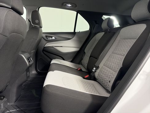 Used 2023 Chevrolet Equinox LS w/ LS Convenience Package FWD image 7