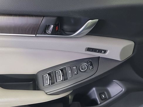 Certified 2020 Honda Accord EX-L image 32