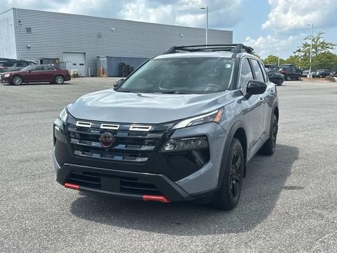 Used 2025 Nissan Rogue SV AWD/4WD image 9