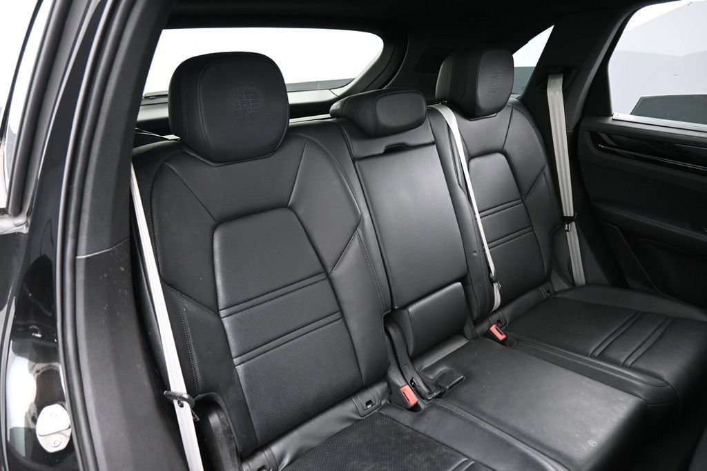 Certified 2023 Porsche Cayenne S Platinum AWD/4WD image 26