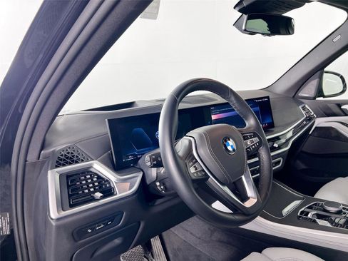 Certified 2025 BMW X5 xDrive40i image 10