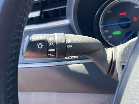 Used 2023 Toyota Venza XLE AWD/4WD image 23