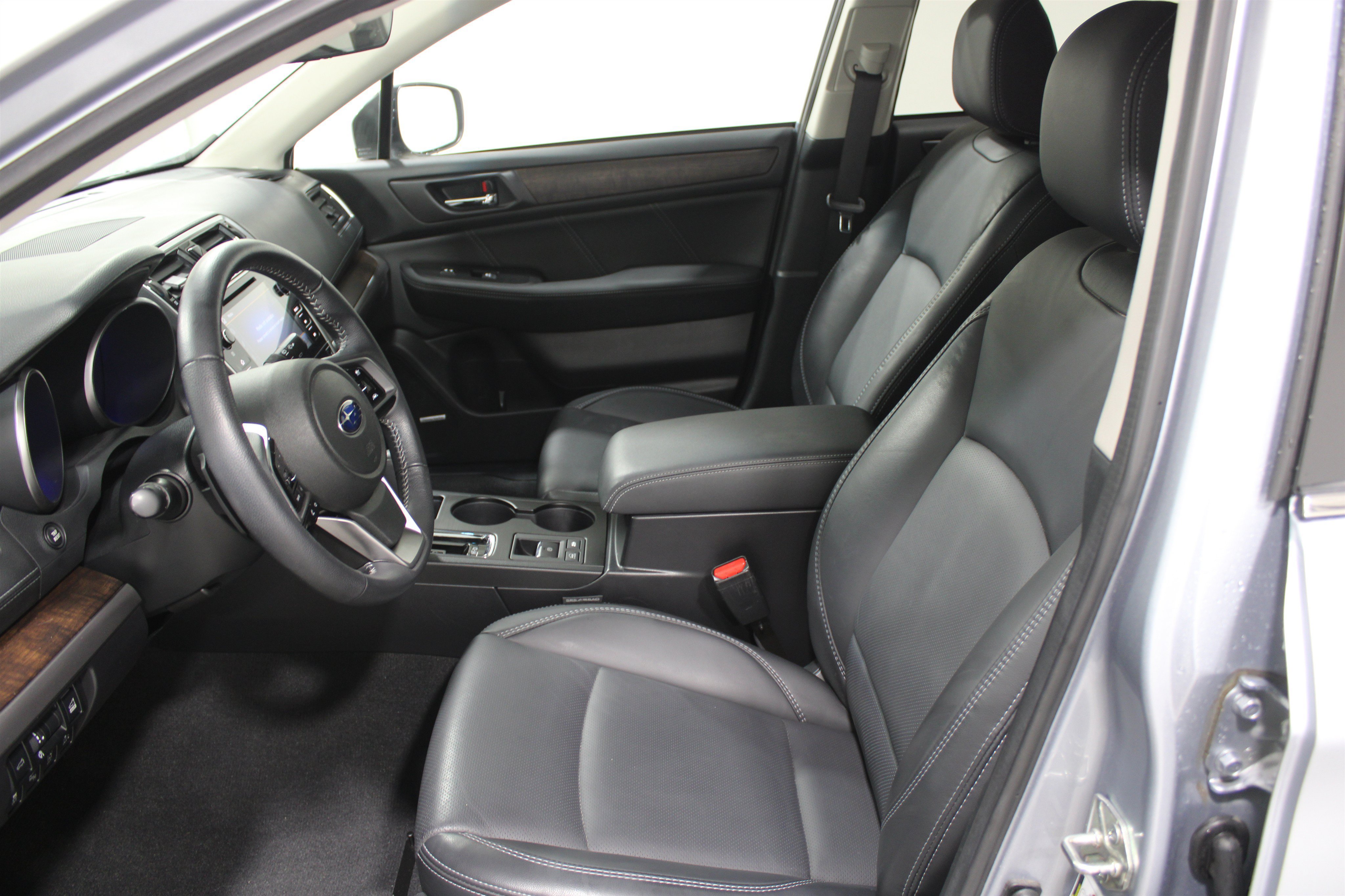 Used 2019 Subaru Outback 2.5i Limited AWD/4WD image 12