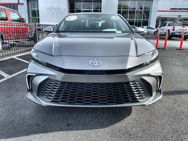 Used 2026 Toyota Camry SE FWD image 3
