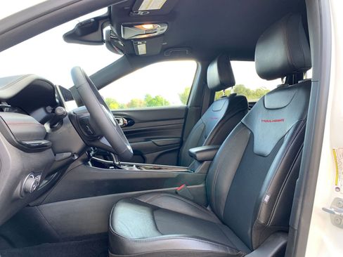 Used 2025 Jeep Compass Trailhawk image 25