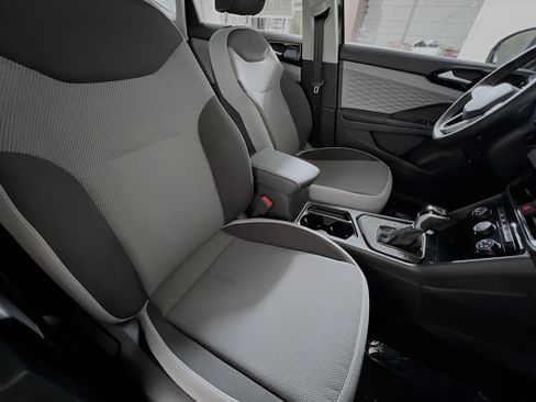 Used 2024 Volkswagen Taos S image 31