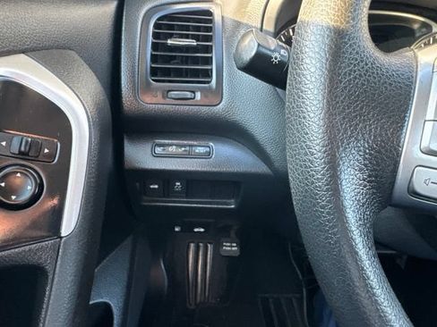 Used 2017 Nissan Altima 2.5 S w/ Power Driver Seat Package FWD image 12