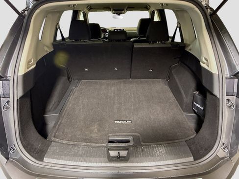 Used 2023 Nissan Rogue SV image 35