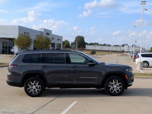 New 2025 Jeep Grand Cherokee L Limited image 9
