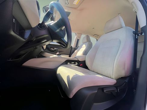 Used 2025 Honda HR-V LX image 10