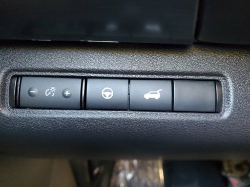 Certified 2024 Nissan Pathfinder SL image 27