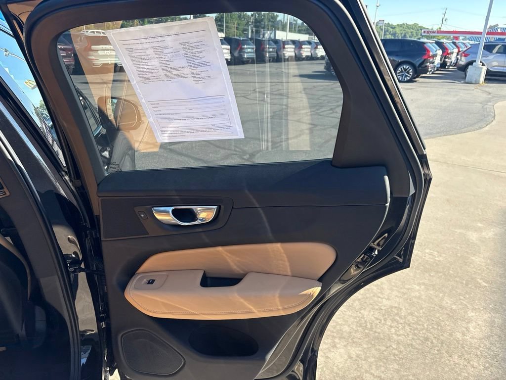 Certified 2025 Volvo XC60 B5 Ultra w/ Protection Package Premier AWD/4WD image 36