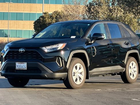 Used 2025 Toyota RAV4 LE image 8