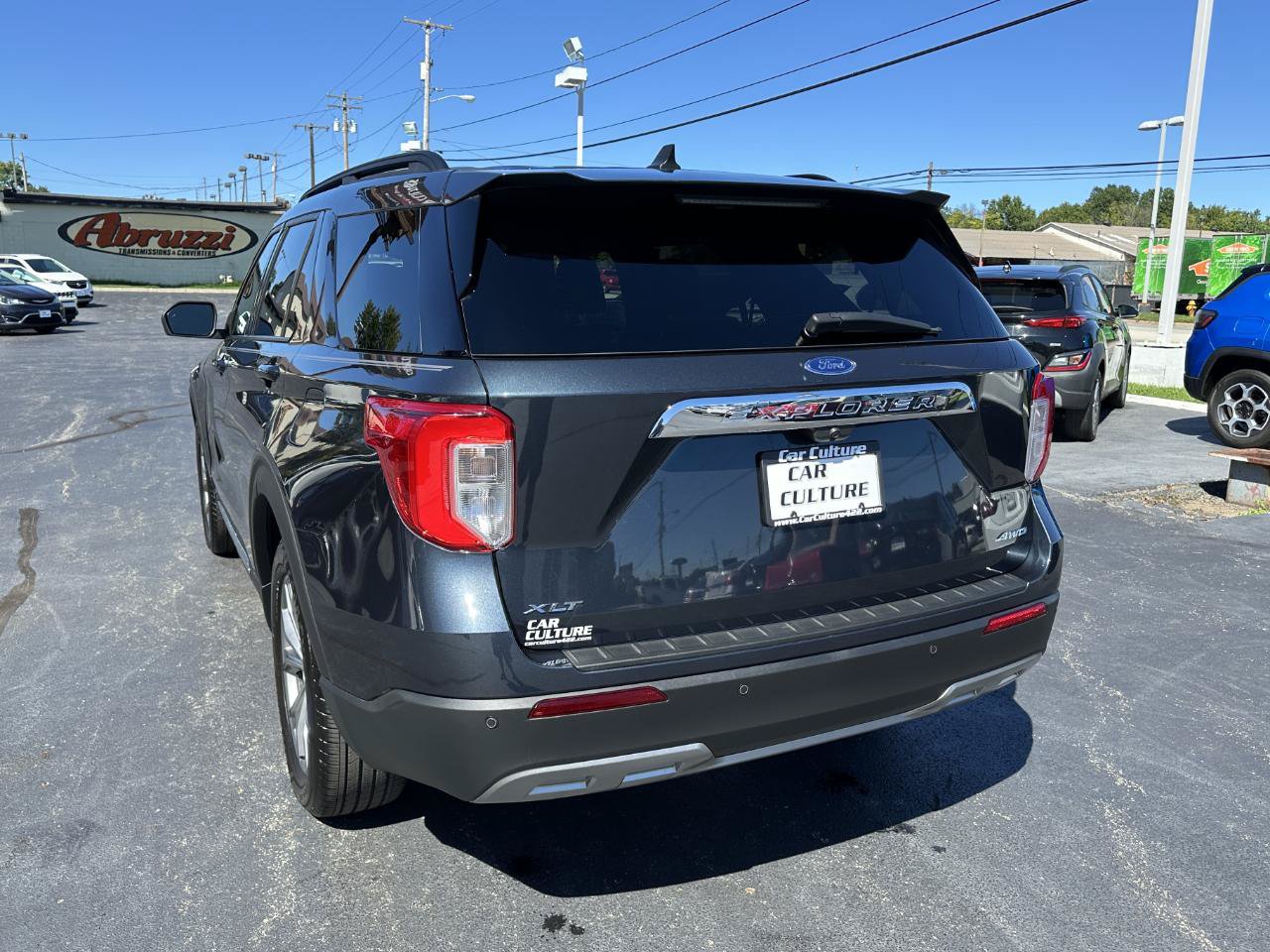 Used 2022 Ford Explorer XLT w/ Equipment Group 202A AWD/4WD image 10