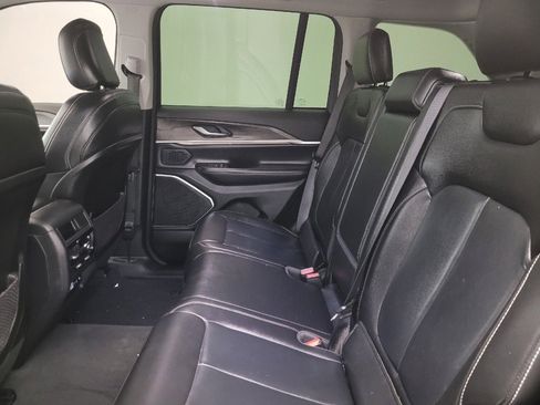 Used 2022 Jeep Grand Cherokee Limited 4xe image 18