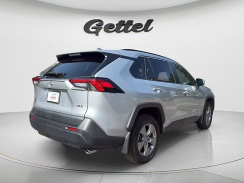 Used 2024 Toyota RAV4 XLE w/ Convenience Package FWD image 4