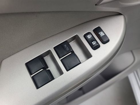 Used 2010 Toyota Corolla LE image 23