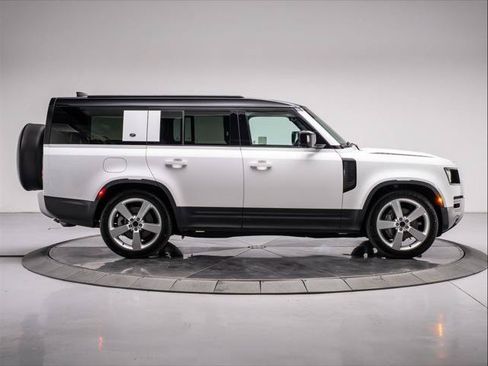 Used 2023 Land Rover Defender 130 SE AWD/4WD image 6